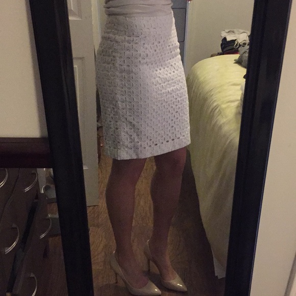 Banana Republic White Eyelet Pencil Skirt - Picture 1 of 7